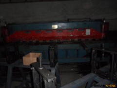 二手剪板机。剪板机。图2