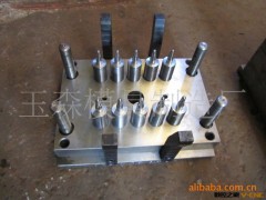 供应PET吹瓶模具  吹瓶模具  模具图3