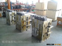PET矿泉水瓶坯模具图2