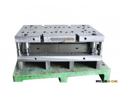 五金冲压模具/上海钨钢模具厂/塑胶模具/东莞模具厂/五金模具图片图3