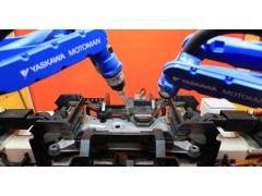 安川MOTOMAN焊接机器人MA-1400图2