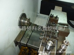 数控机床厂家直销 高精度0640行程加长封闭型数控车床 经济型车床图2