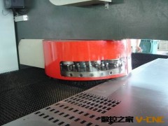供应嘉一数控转塔冲床 转塔冲床 精度高 功能强 数控冲床图2