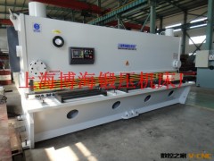 爆款 QC11Y 12x4000 大连客户订购闸式剪板机图2