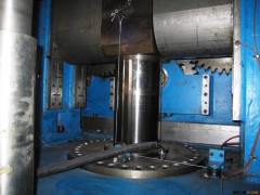 水平下调式三辊卷板机图2