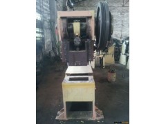 30T数控冲床（1500MM）图2