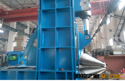 1 D53K-1500 数控径轴向辗环机 (2)