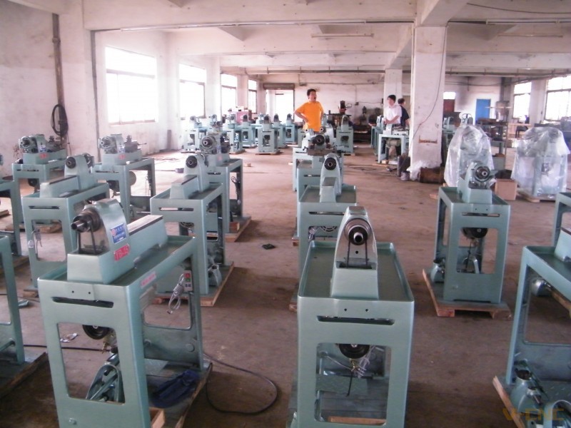 桌上车床车间一角